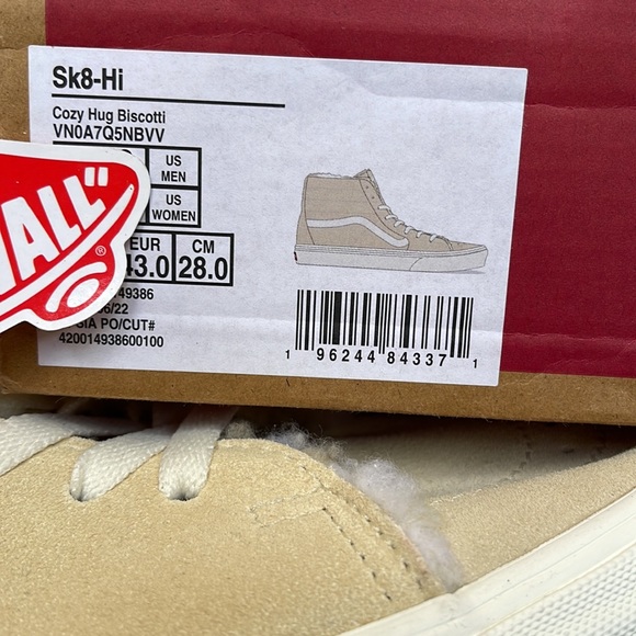 Vans Sk8-Hi
Cozy Hug Biscotti
VN0A7Q5NBVV
Men’s Sneakers - Picture 16 of 16